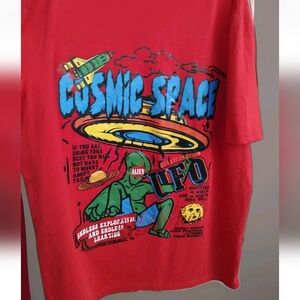 Cosmic Space Bright Red Men's T-shirt Sz Med UFO Alien Retro Rad Flying Saucer